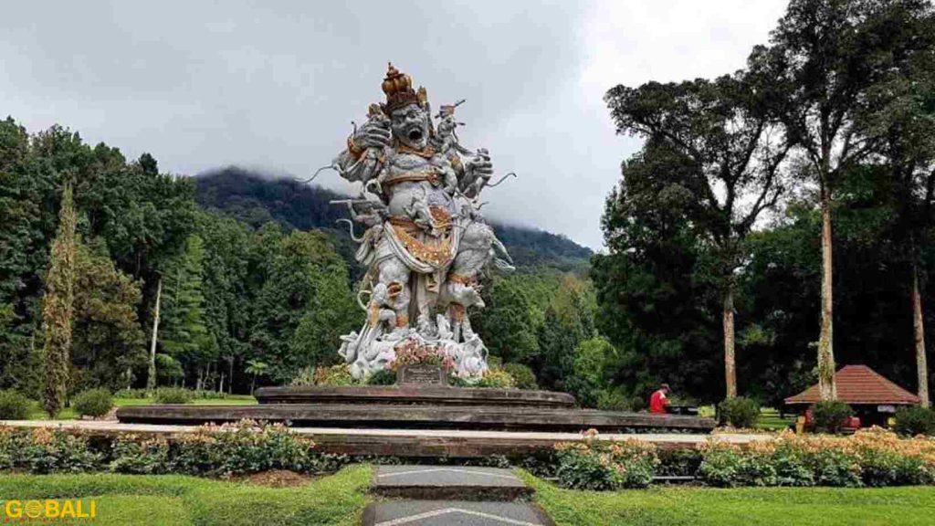 Koleksi tanaman tropis di Kebun Raya Bali Bedugul untuk edukasi.