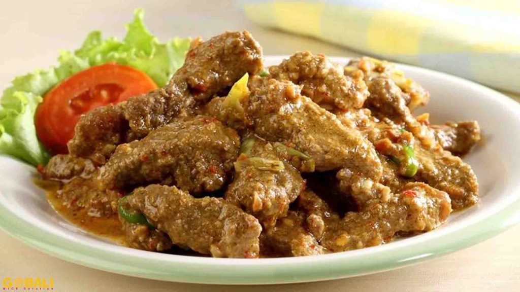 Serapah olahan tradisional khas Bali dengan santan kental dan rempah