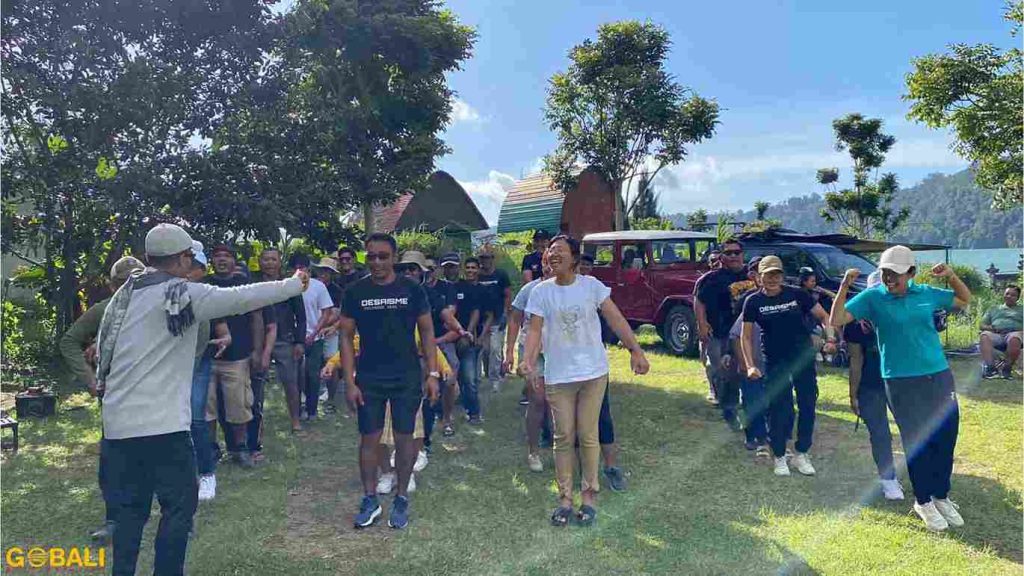 Glamping di The Jineng Camp Bedugul dengan desain tradisional Bali dan nuansa budaya lokal.