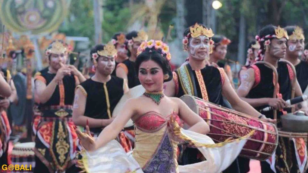 Pameran seni dan karya kreatif lokal di Festival Denpasar 2025.